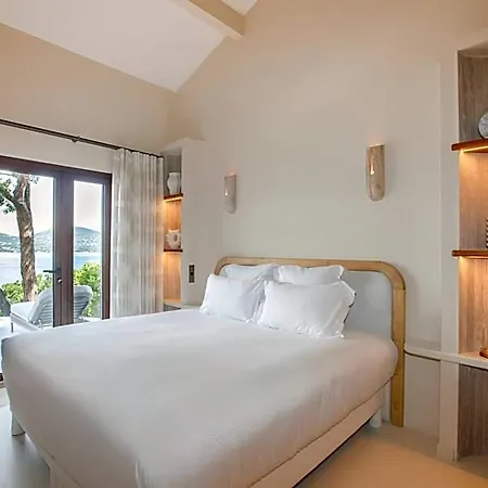 Tinah Saint-tropez 4*