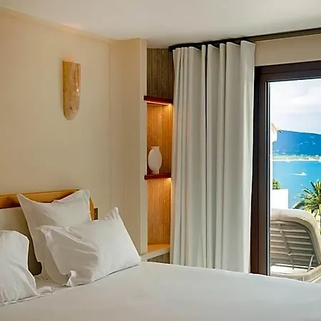 Tinah Saint-tropez 4* جاسّا